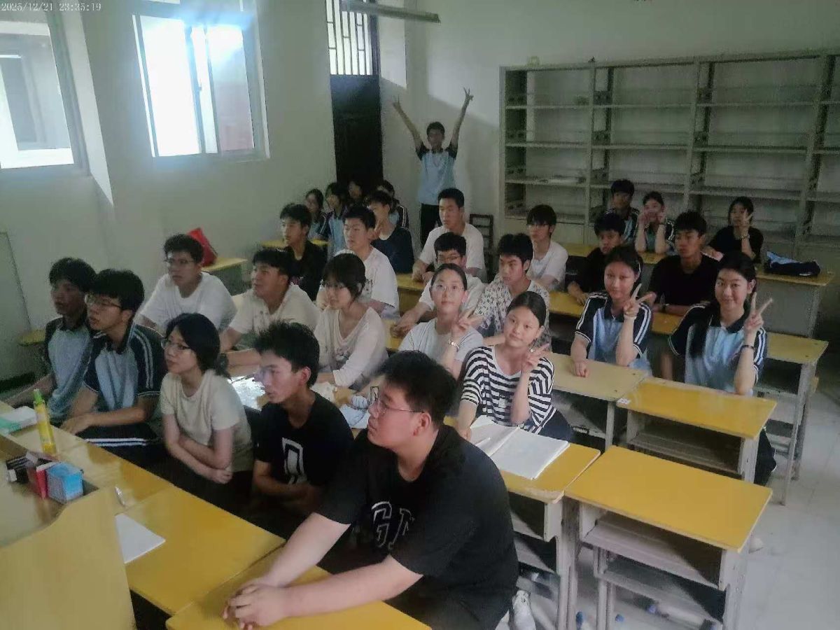 9c18d32d47f847bde73f3613a05790cb.jpg