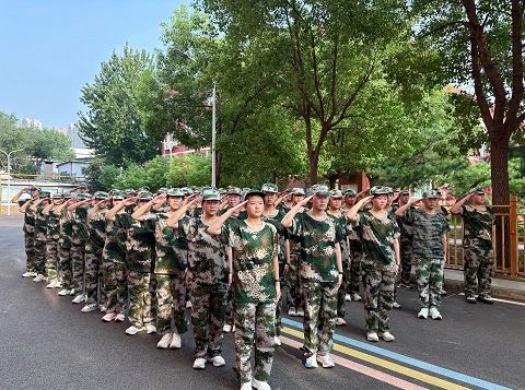 学生认真训练图2 (3).jpg