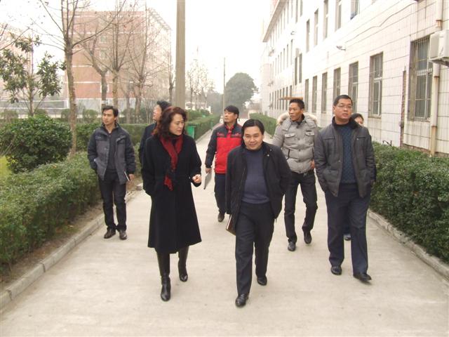 市二高进行校园安全大检查