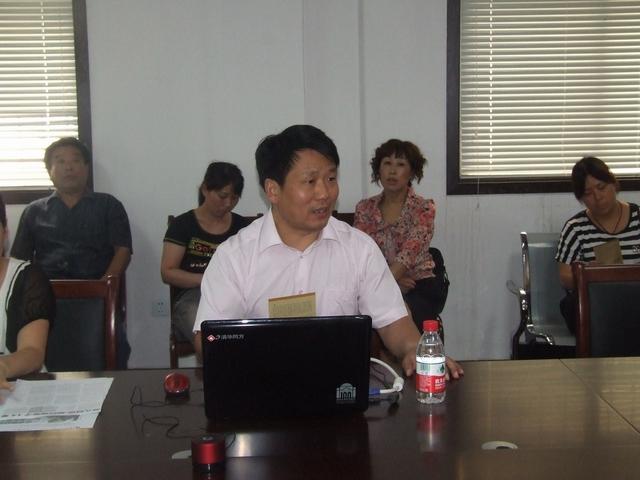 市二高走进社区开展“礼行天下大讲堂”活动