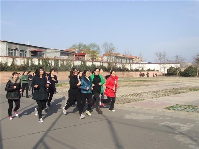市二高：校园因我们而靓丽