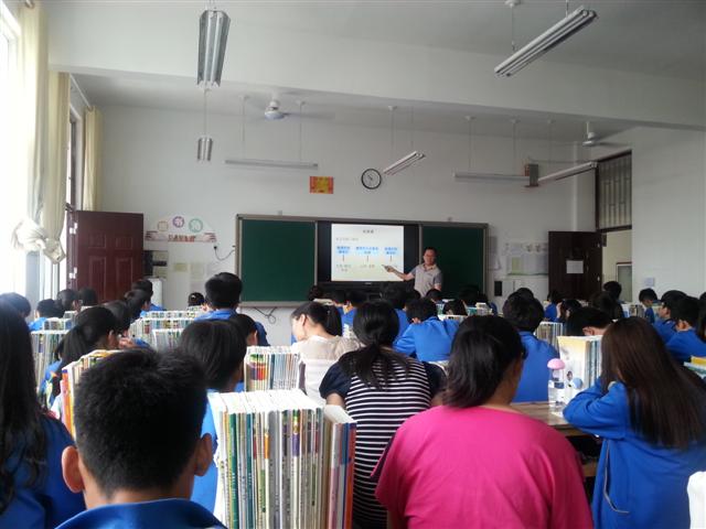 市二高：城乡二高手牵手 联合教研促提高