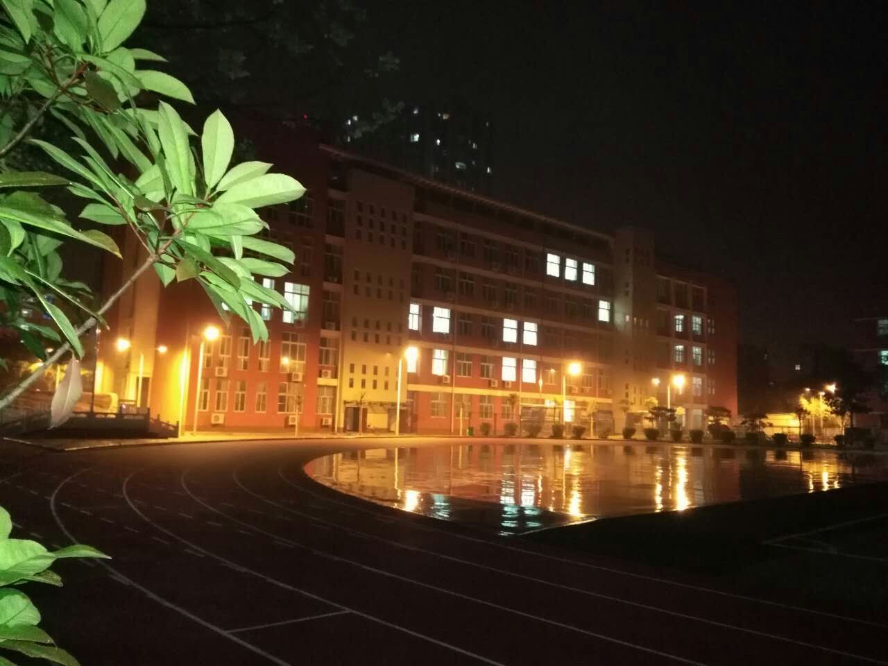 校园夜景二