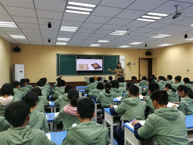 市二高和许昌二高“同课异构”联合教研