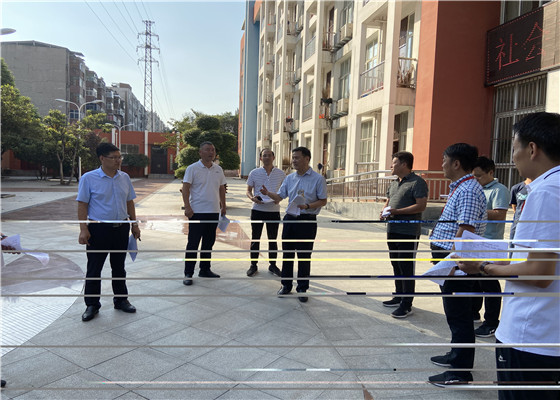 平顶山市二高对全国文明城市创建工作进行自查