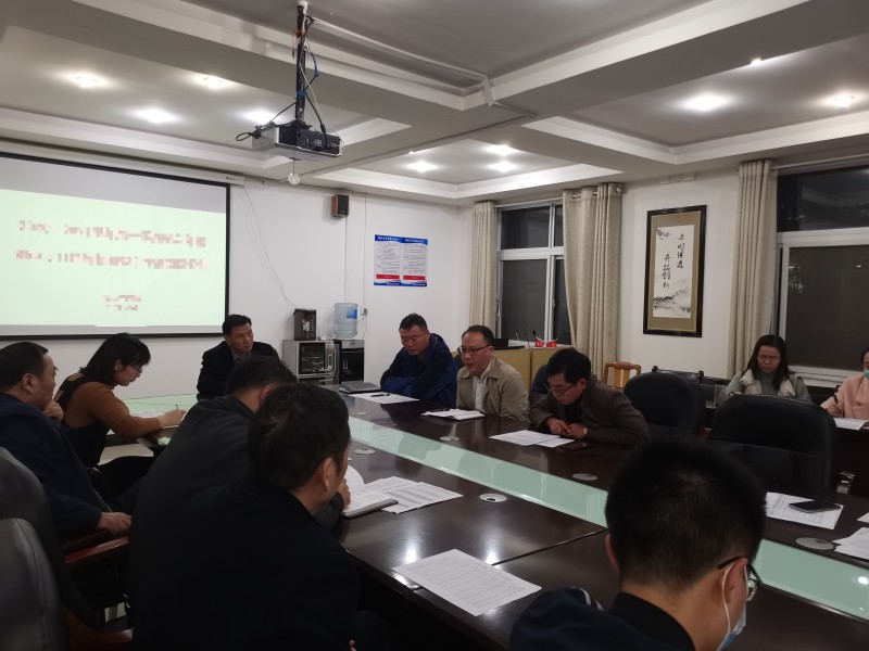明确目标，共谋发展 ——市二高高二年级召开班主任会议