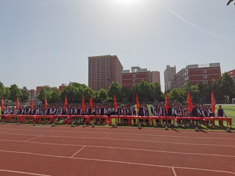 放飞梦想，扬帆起航——市二高新高三召开高考一轮复习动员大会