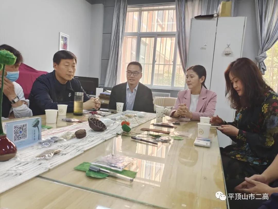 【名师工作室】在体验中锤炼思维 在观摩中触发新知——李艳高中美术名师工作室赴河南城建学院观摩交流