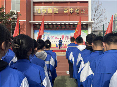 市二高第三周国旗下演讲——倡节俭风尚 做文明学生