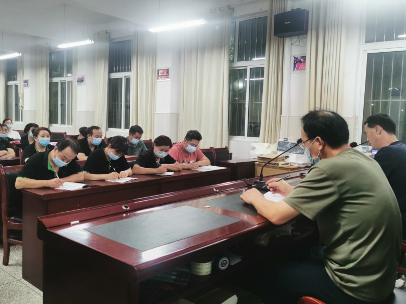 安全护航“食”刻相伴             --市二高组织召开食品安全工作会议