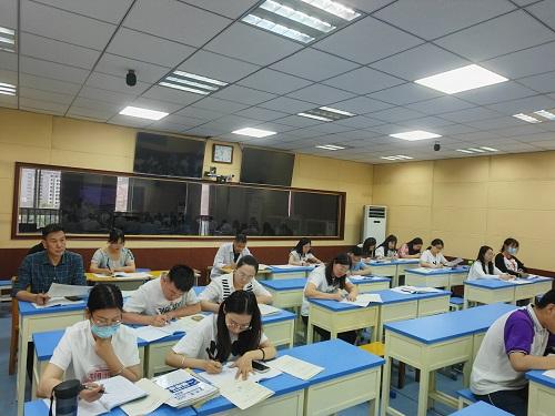 凝心聚力共研讨，携手并进促提升——平顶山市第二高级中学第七届校本研修活动月系列活动之青年教师展示课活动