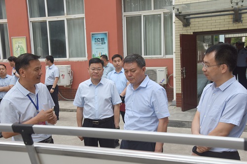 市长李明俊到市二高调研高考准备工作