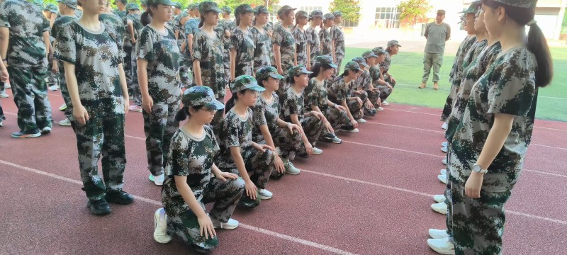 青春正当时，热血铸军魂——平顶山市二高2024级高一军训纪实（二）