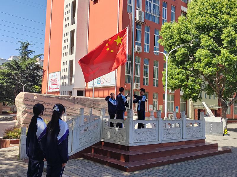 守护家国安宁 青春筑就长城 ——平顶山市二高开展“全民国家安全教育日”主题活动