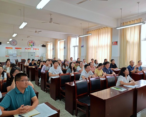 览考情胸有丘壑，知长短行稳致远 ——平顶山市二高召开高二年级成绩分析会