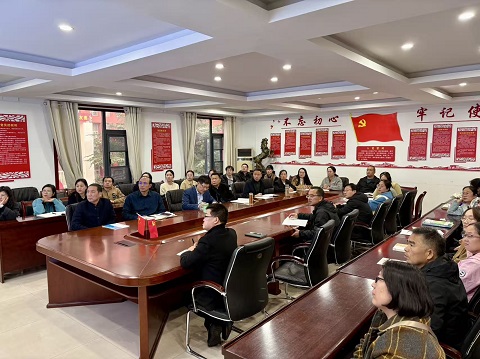 以成绩为基树信心，以高效为要抓落实 ——平顶山市二高召开高三年级成绩分析会